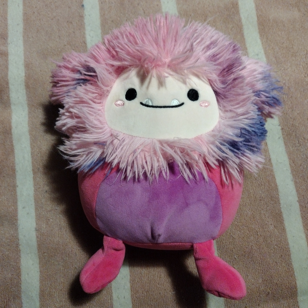 Woxie The Bigfoot Squishmallow 8in